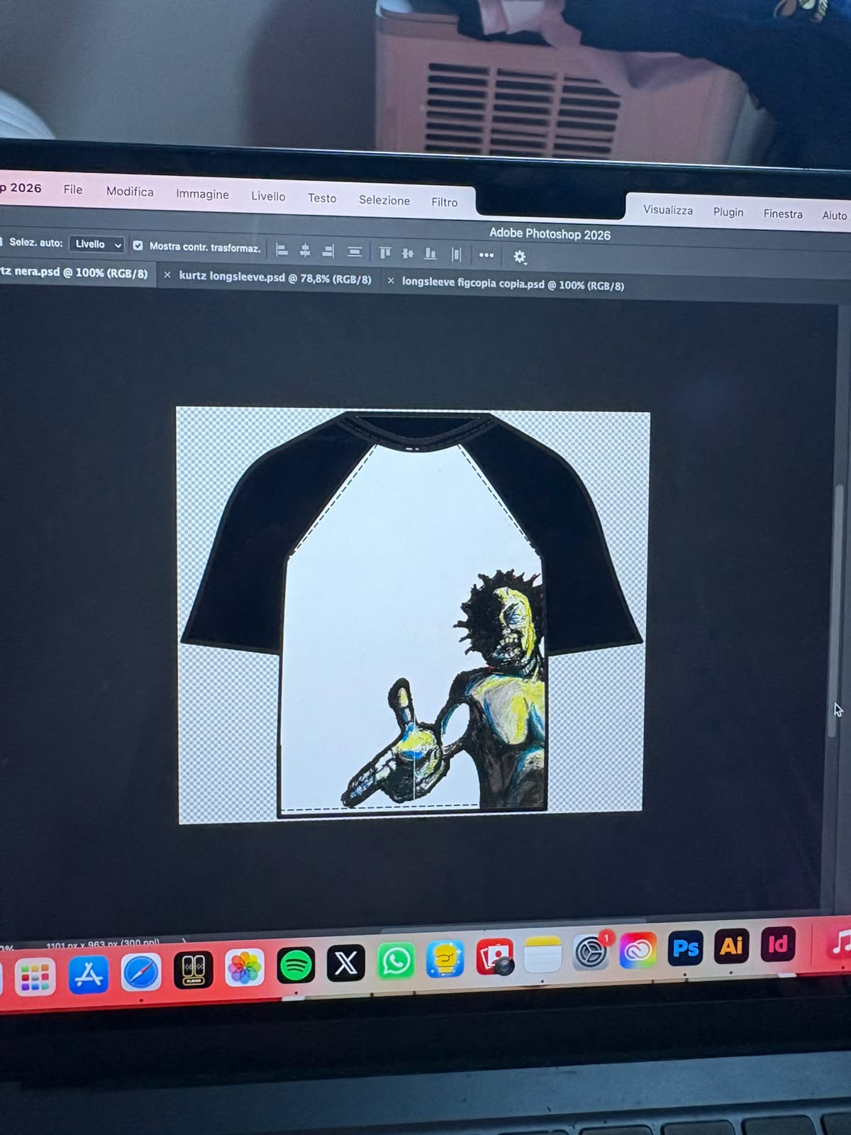Studio originale della variante con maniche nere